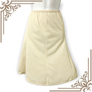 Vanity Fair Women's M Vintage Beige Satin Half Slip
